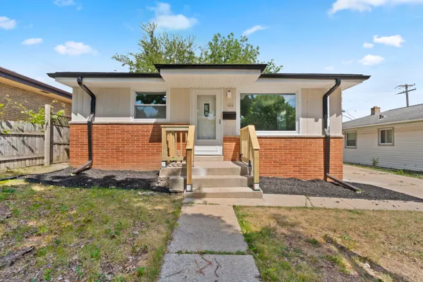 $249,900 | 426 South 92nd Street, Milwaukee, WI 53214