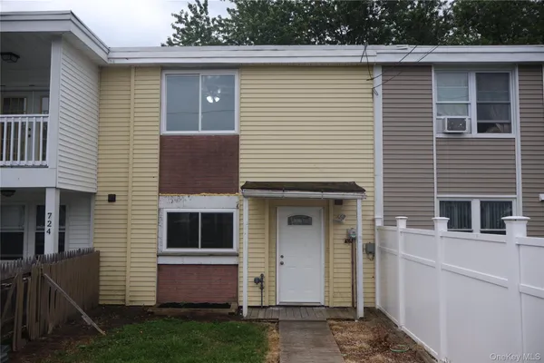 $330,000 | 722 Silver Lake-Scotchtown Road, Middletown, NY 10941