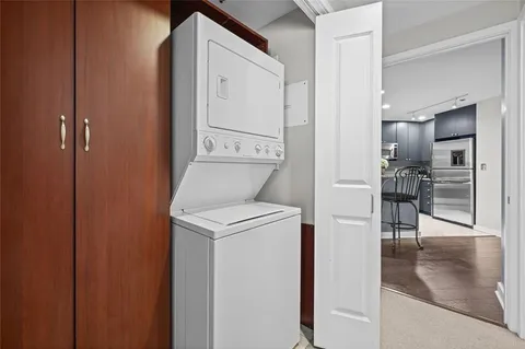 $250,000 | 3338 Peachtree Road Northeast, Unit 1105, Atlanta, GA 30326