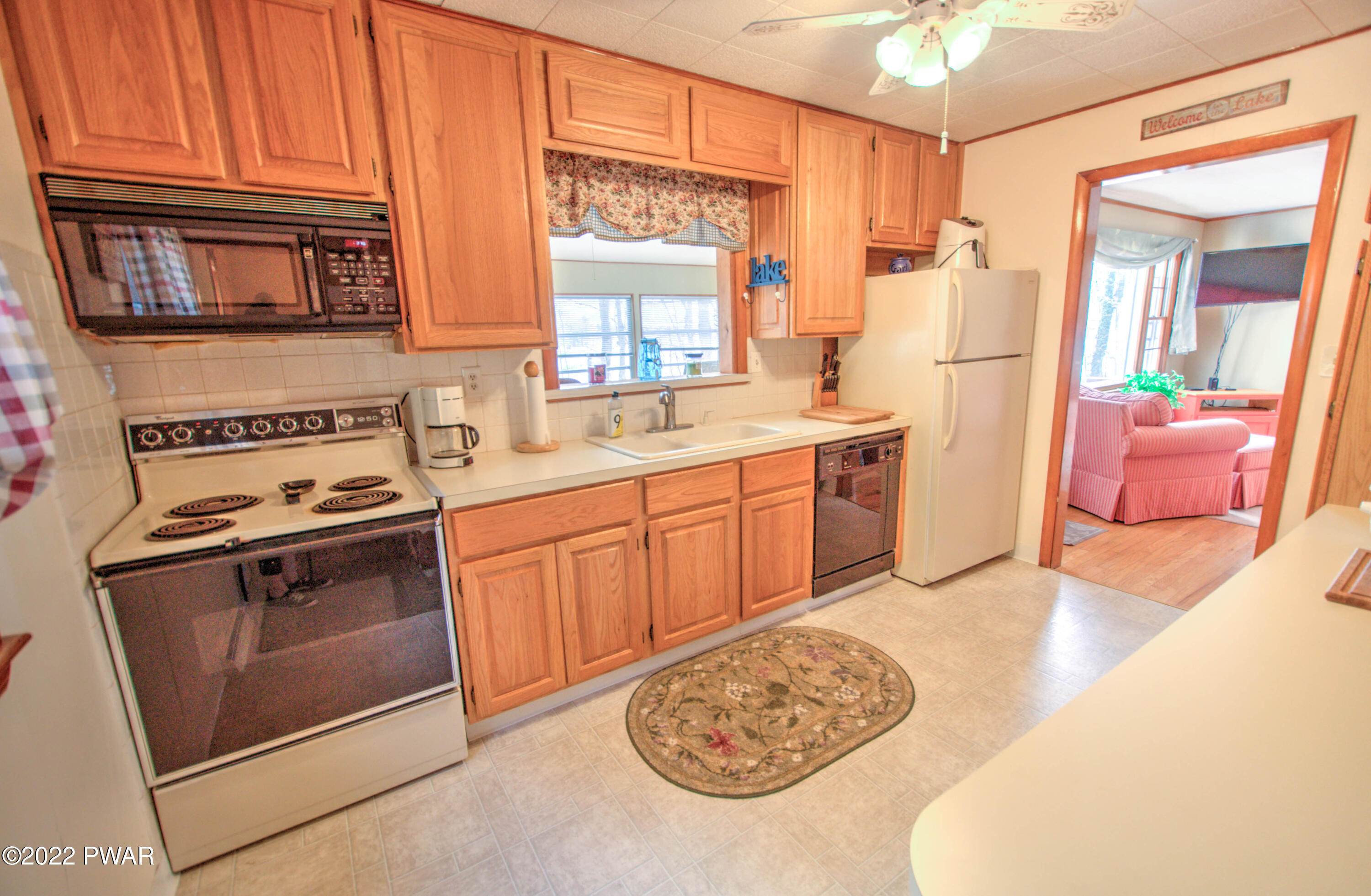 24 Park Road Lakeville, PA 18438 - Photo 12 of 38