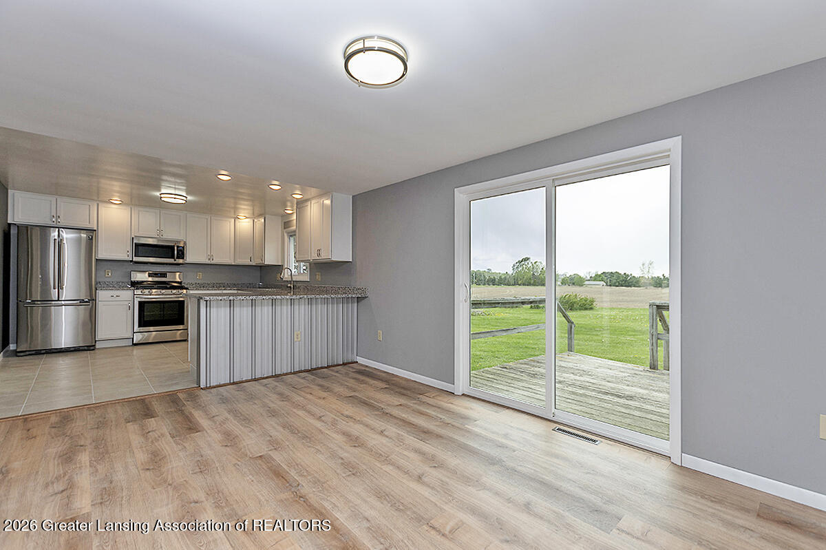 4404 West Columbia Road Mason, MI 48854 - Photo 8 of 29 05