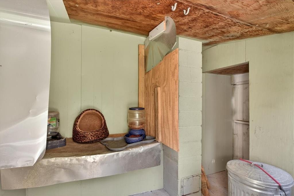 7433 Nicklesville Road Northeast Ranger, GA 30734 - Photo 25 of 53 a room with sink and a mirror
