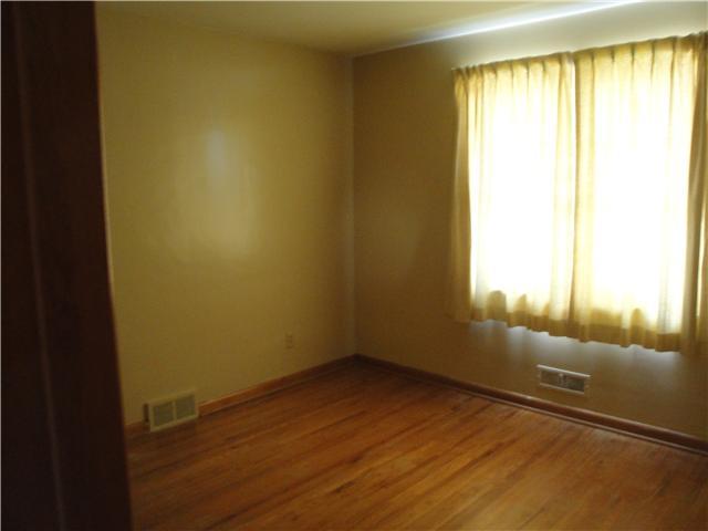 2298 Wickliffe Road Columbus, OH 43221 - Photo 5 of 11 Gallery Image 5