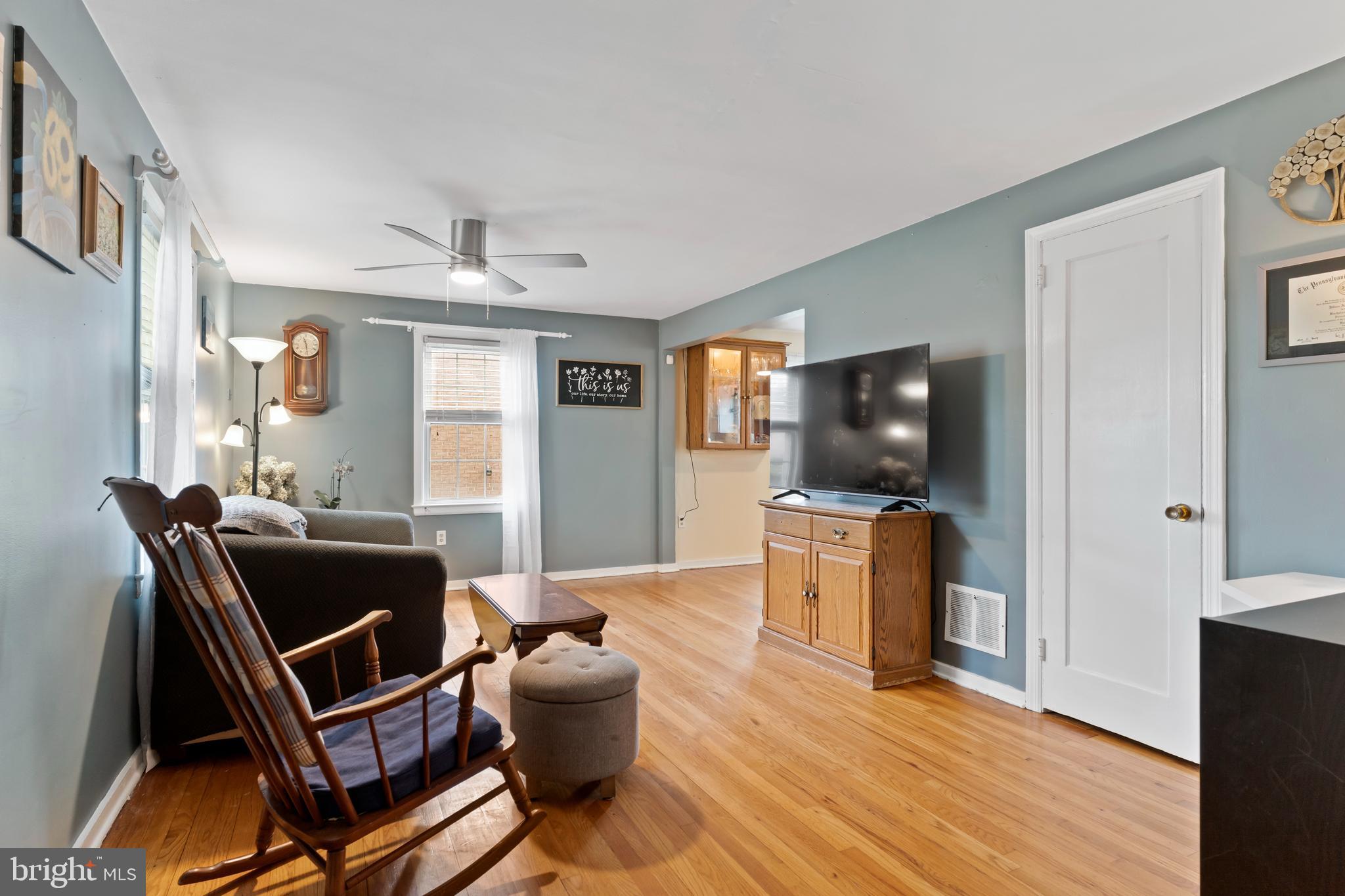 2927 Croyden Road Harrisburg, PA 17104 - Photo 3 of 26 Gallery Image 3