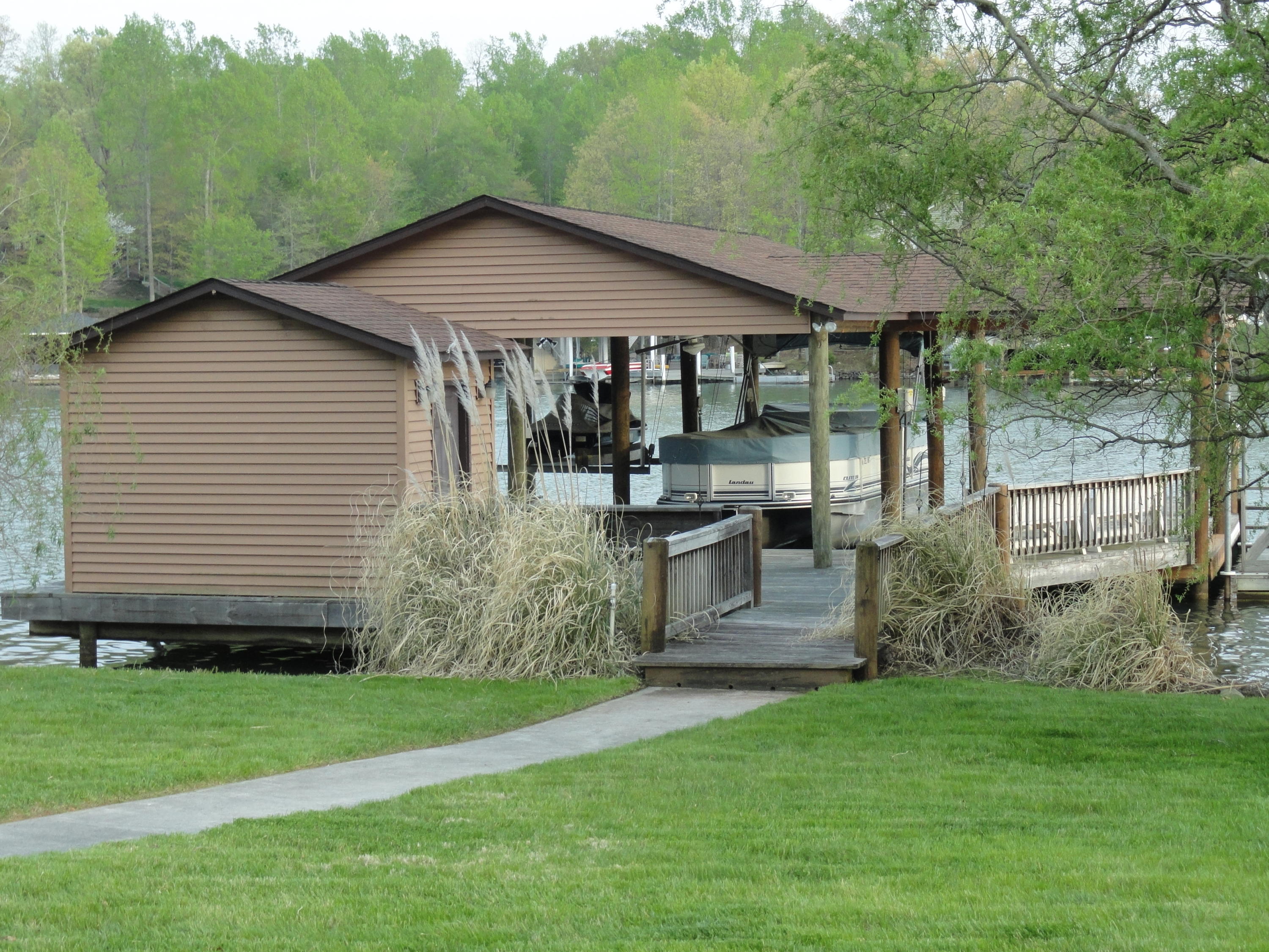 2380 Pine Ridge Road Huddleston, VA 24104 - Photo 1 of 44 Smith Mtn Lake (12).JPG