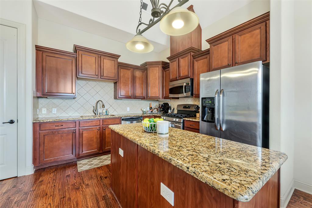 571 Rockingham Drive Irving, TX 75063 - Photo 8 of 27