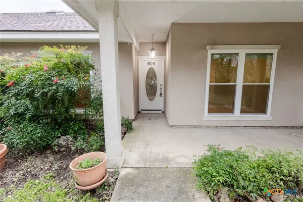 $1,970 | 605 Burleson Street, San Marcos, TX 78666