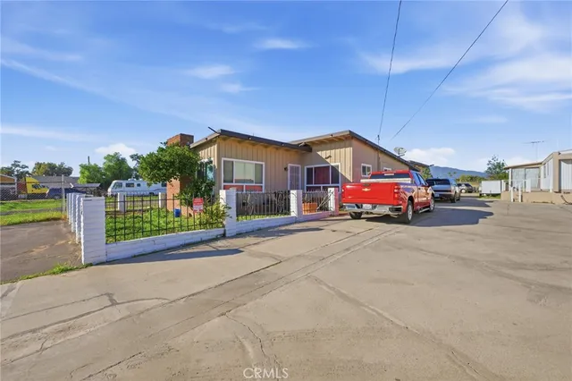 $2,400 | 16072 Arrow, Fontana, CA 92335