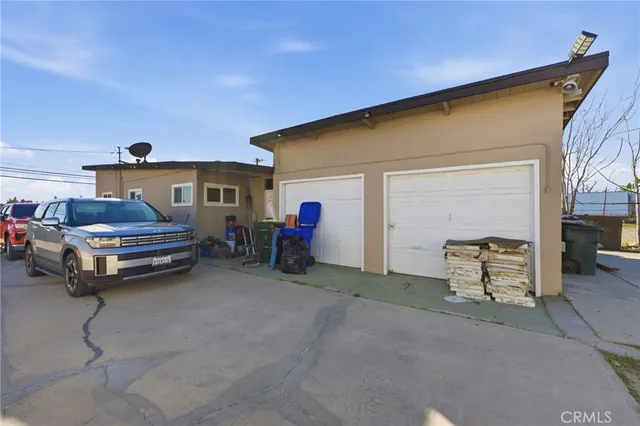 $2,400 | 16072 Arrow, Fontana, CA 92335