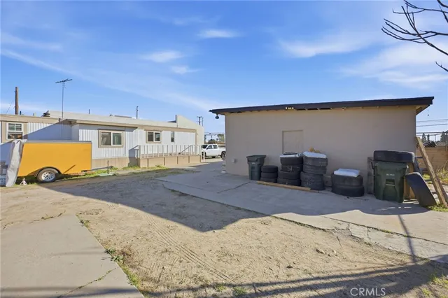 $2,400 | 16072 Arrow, Fontana, CA 92335