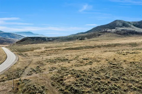 $775,000 | 29250 Lakeside Lane, Oak Creek, CO 80467