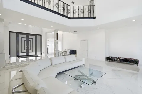 $5,995,000 | 5600 Coastal Drive, Boca Raton, FL 33487