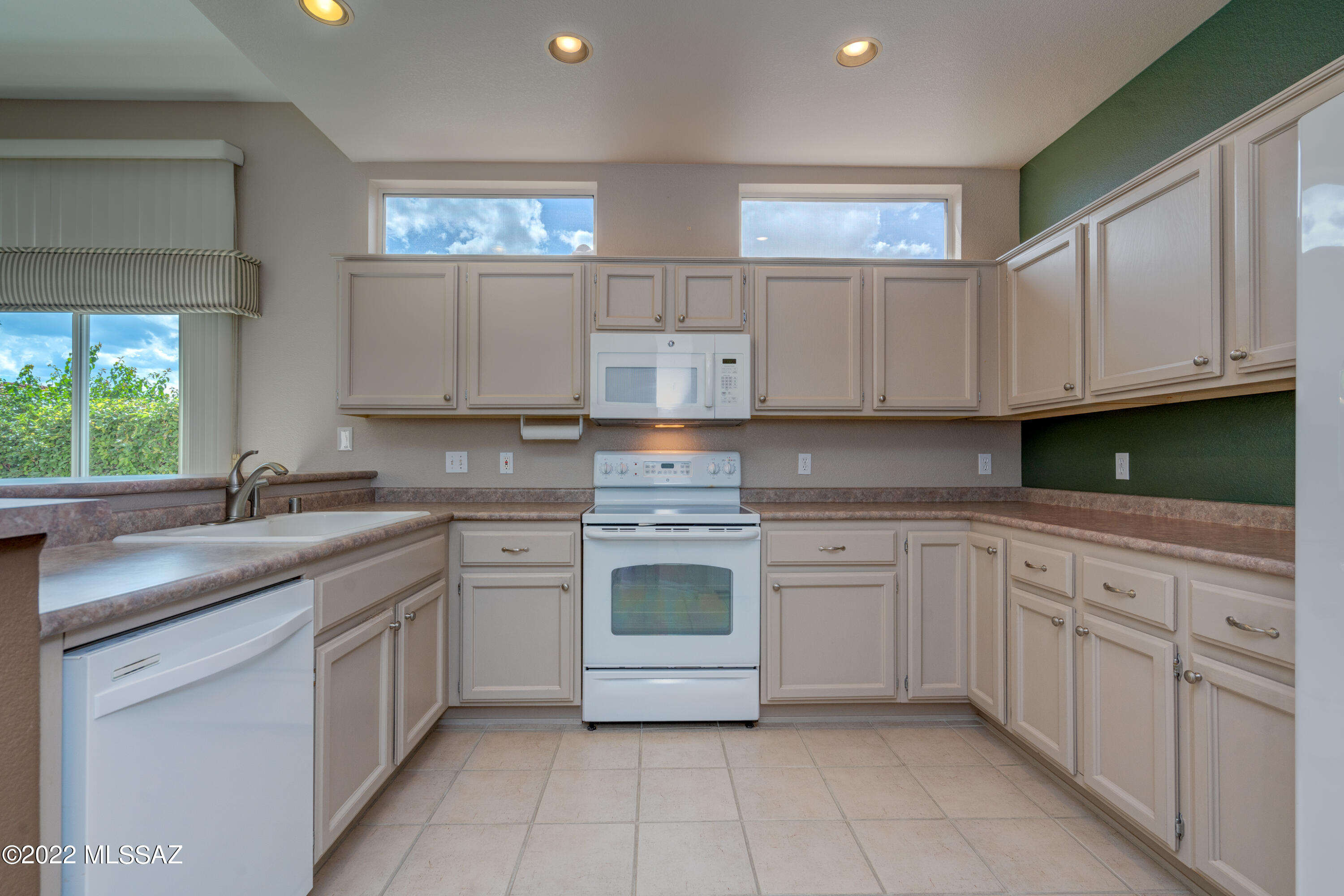 1110 East Royal Oak Road Tucson, AZ 85755 - Photo 6 of 29