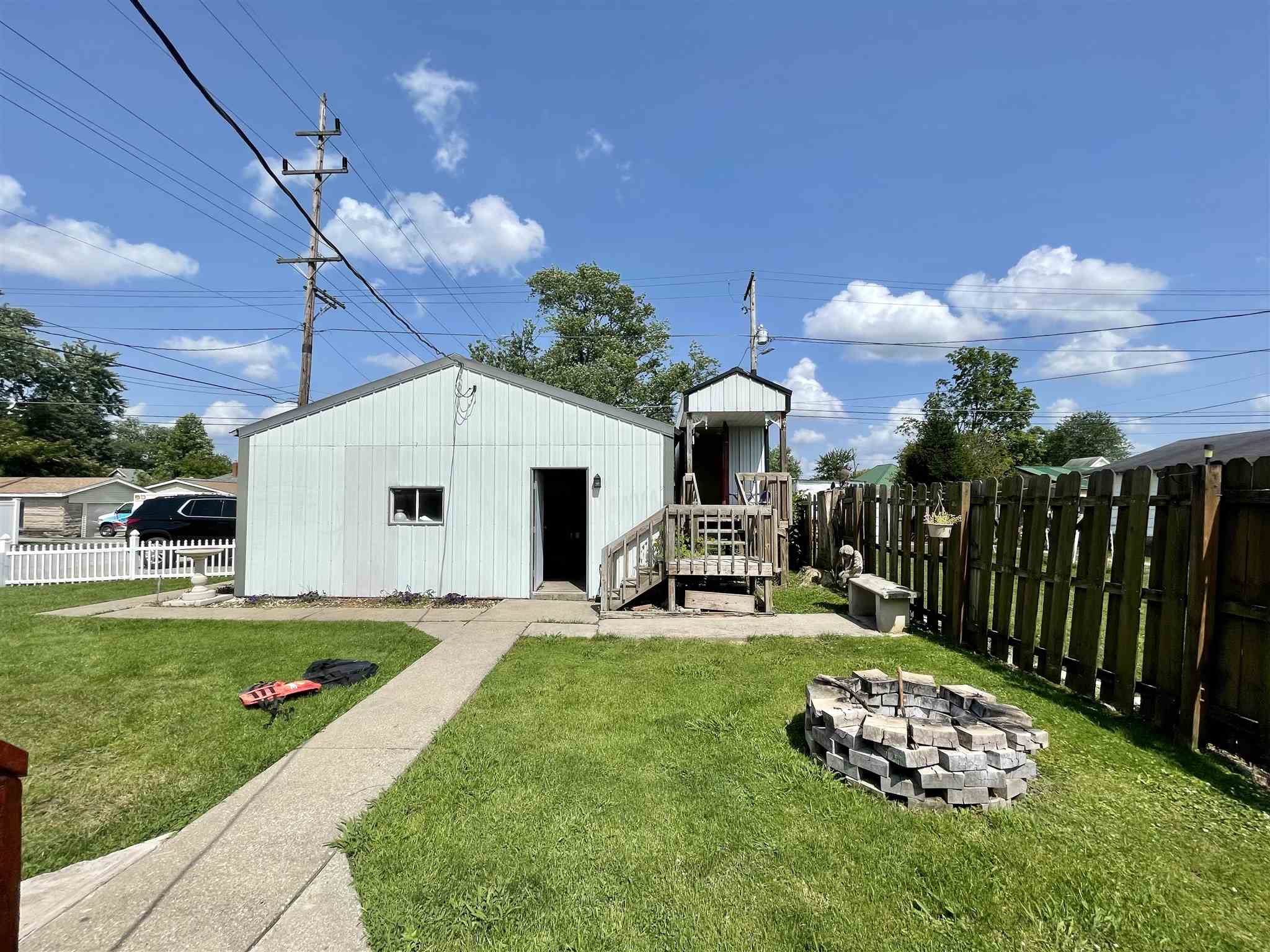 602 R Street Bedford, IN 47421 - Photo 4 of 15 Gallery Image 4