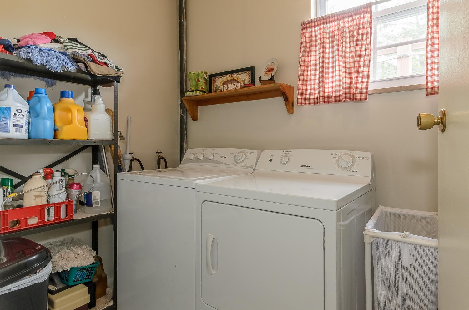 8321 Shelton Road Corryton, TN 37721 - Photo 17 of 28 a utility room with dryer and washer