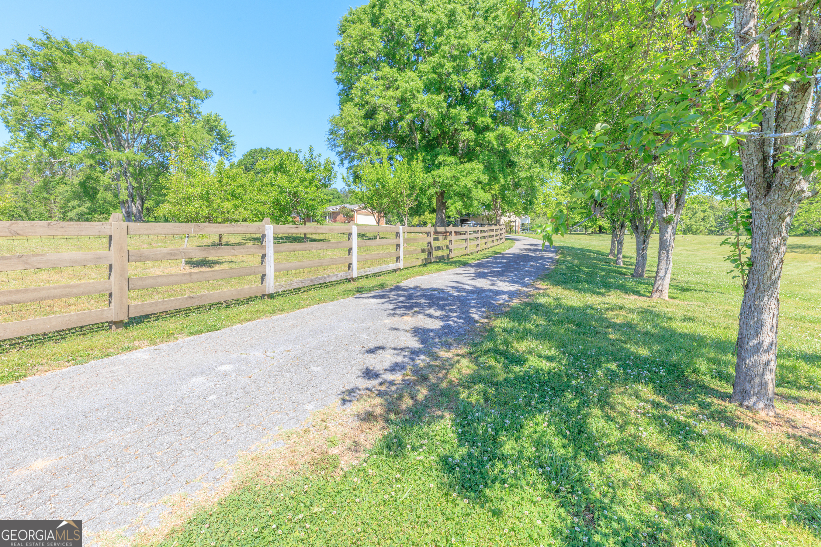 669 Chandler Road Chickamauga, GA 30707 - Photo 5 of 125