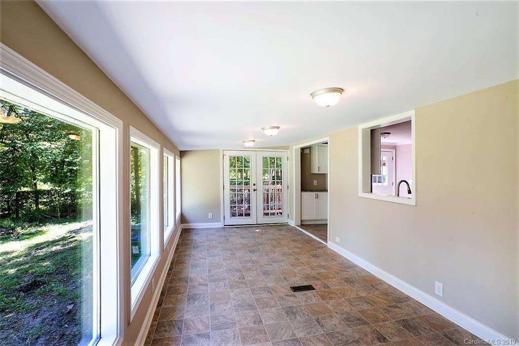 2633 Hart Road Charlotte, NC 28214 - Photo 11 of 33 Gallery Image 11