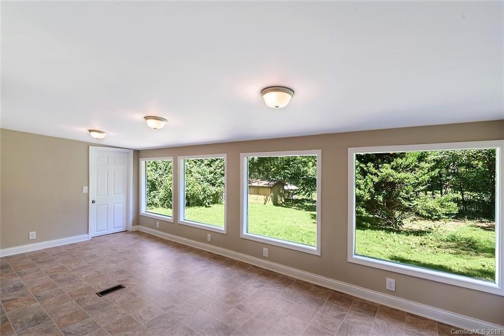2633 Hart Road Charlotte, NC 28214 - Photo 12 of 33 Gallery Image 12