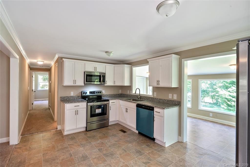 2633 Hart Road Charlotte, NC 28214 - Photo 15 of 33 Gallery Image 15