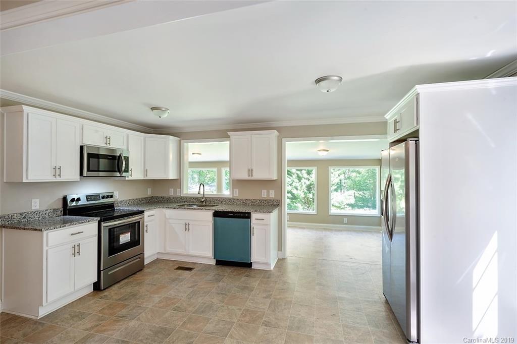 2633 Hart Road Charlotte, NC 28214 - Photo 16 of 33 Gallery Image 16