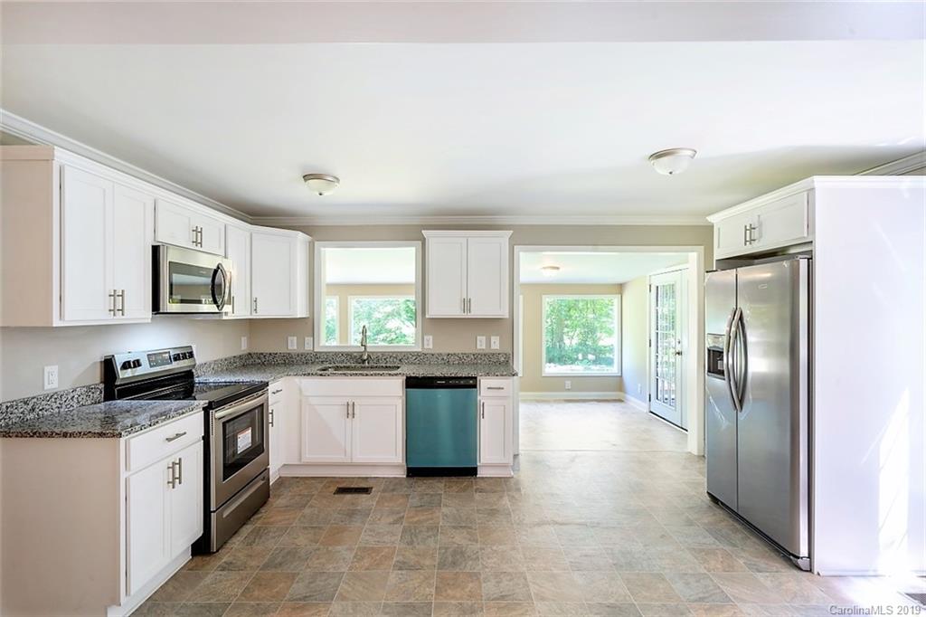 2633 Hart Road Charlotte, NC 28214 - Photo 17 of 33 Gallery Image 17