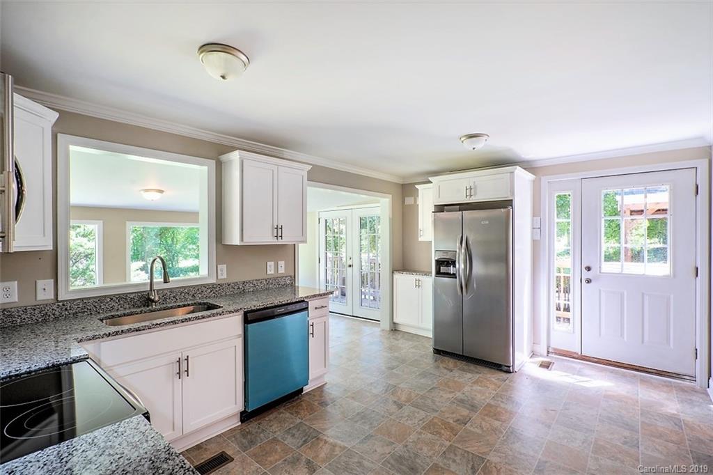 2633 Hart Road Charlotte, NC 28214 - Photo 18 of 33 Gallery Image 18