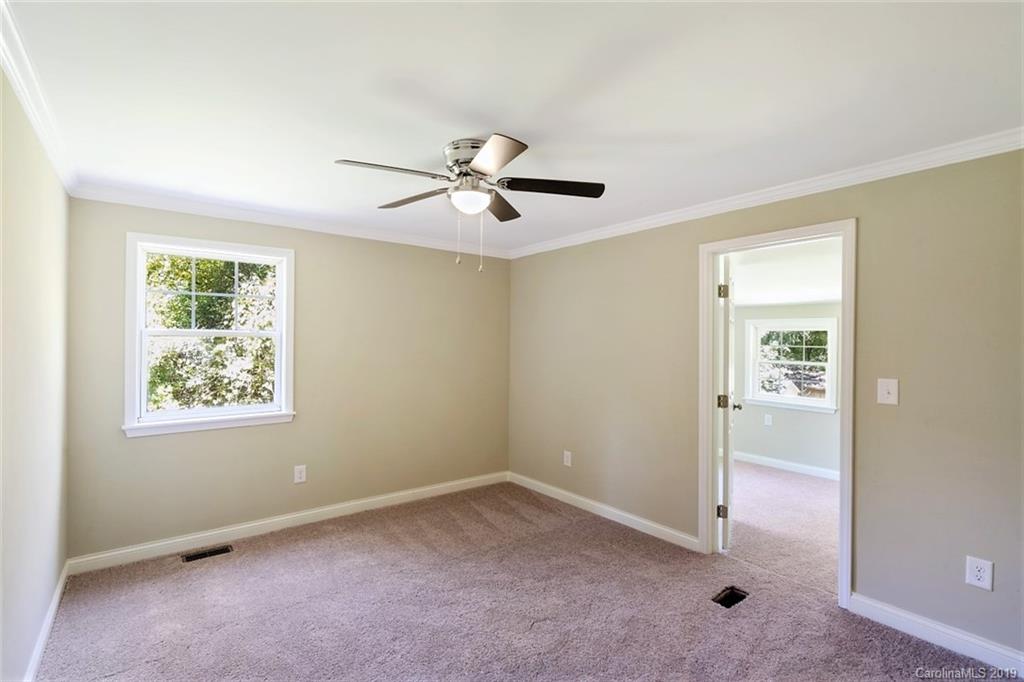 2633 Hart Road Charlotte, NC 28214 - Photo 29 of 33 Gallery Image 29