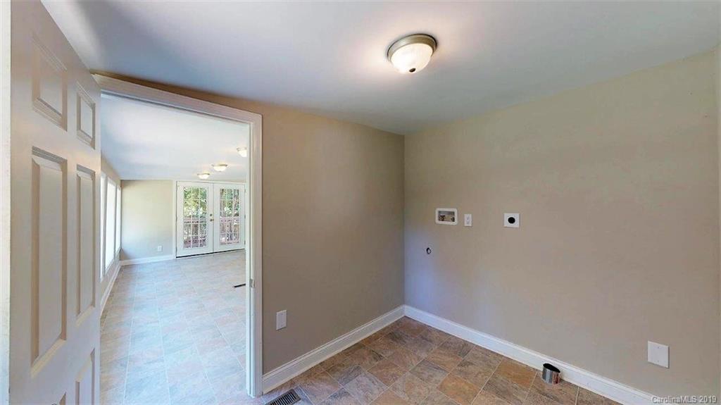 2633 Hart Road Charlotte, NC 28214 - Photo 32 of 33 Gallery Image 32