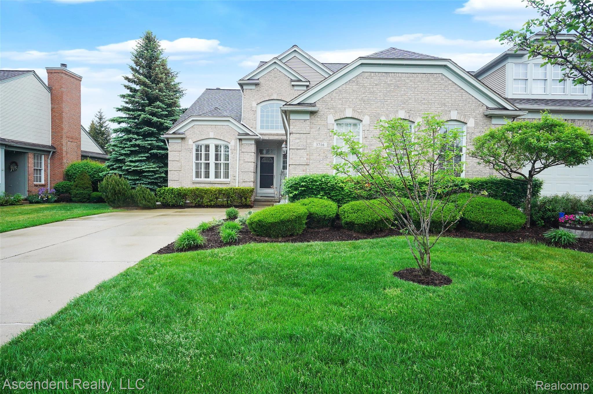 3716 Tremonte Circle Rochester, MI 48306 - Photo 1 of 31 3716 Tremonte Circle South