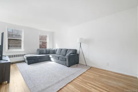 $149,999 | 2 Louisiana Avenue, Unit 4H, Bronxville, NY 10708