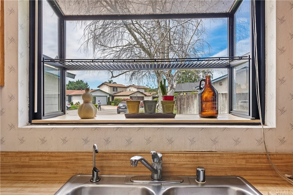 1918 Privado Escondido, CA 92029 - Photo 10 of 19