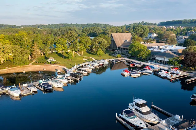 $126,000 | 269 Fontana, Unit 1403, Fontana, WI 53125