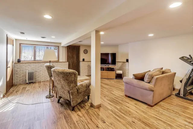 $355,000 | 42-w231 Retreat Court, St. Charles, IL 60175