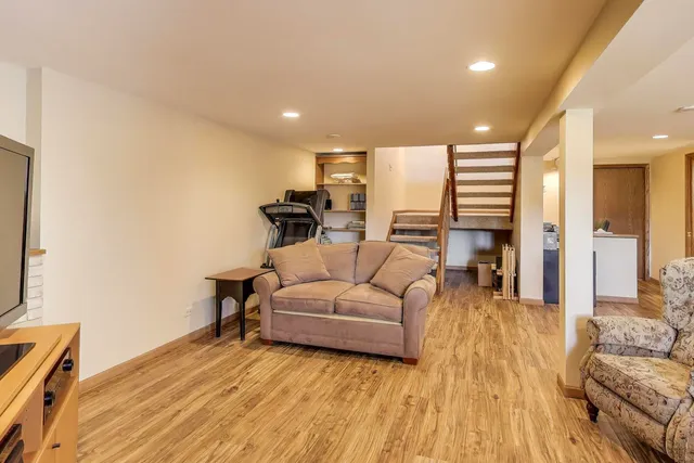 $355,000 | 42-w231 Retreat Court, St. Charles, IL 60175