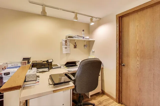 $355,000 | 42-w231 Retreat Court, St. Charles, IL 60175