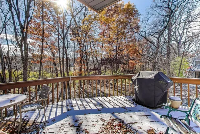 $355,000 | 42-w231 Retreat Court, St. Charles, IL 60175