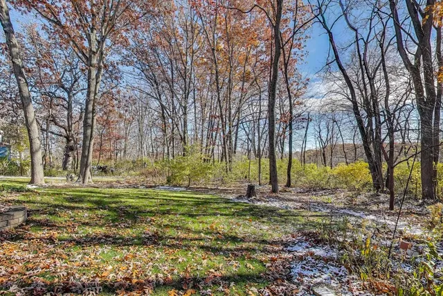 $355,000 | 42-w231 Retreat Court, St. Charles, IL 60175