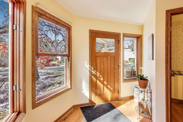 $355,000 | 42-w231 Retreat Court, St. Charles, IL 60175