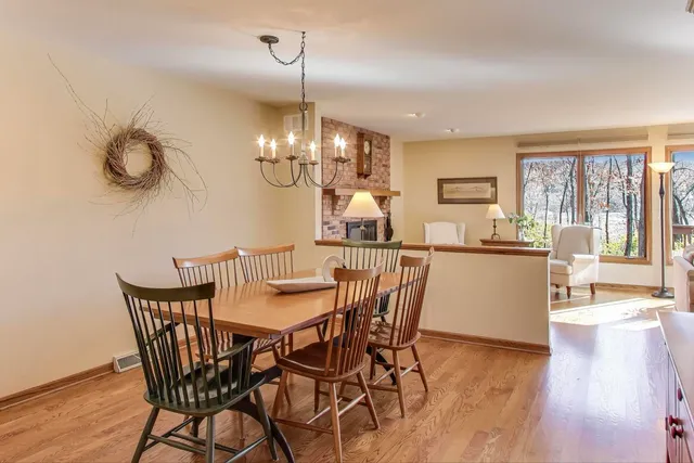 $355,000 | 42-w231 Retreat Court, St. Charles, IL 60175