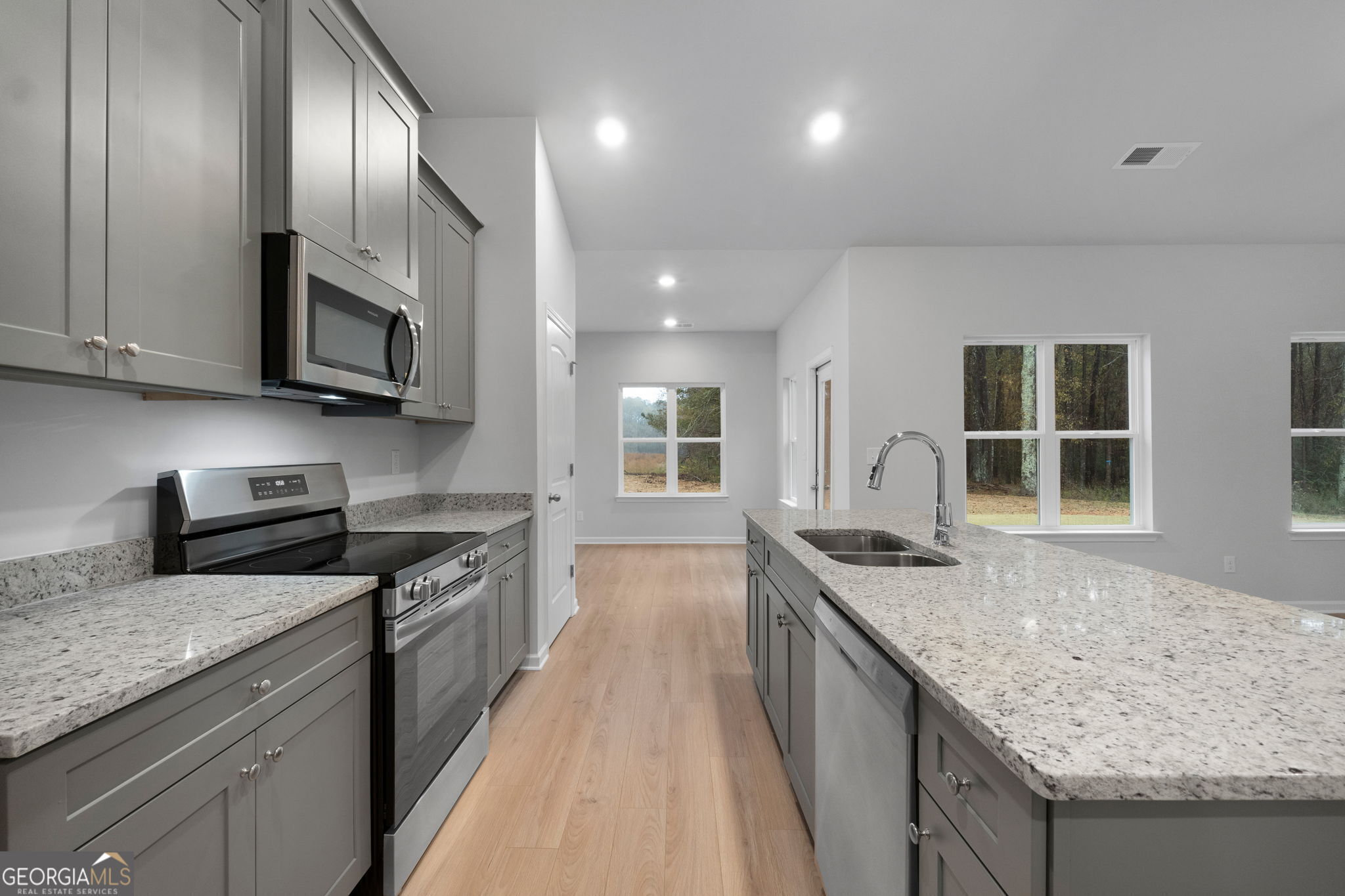 38 Charlie Fuller Road Grantville, GA 30220 - Photo 11 of 28