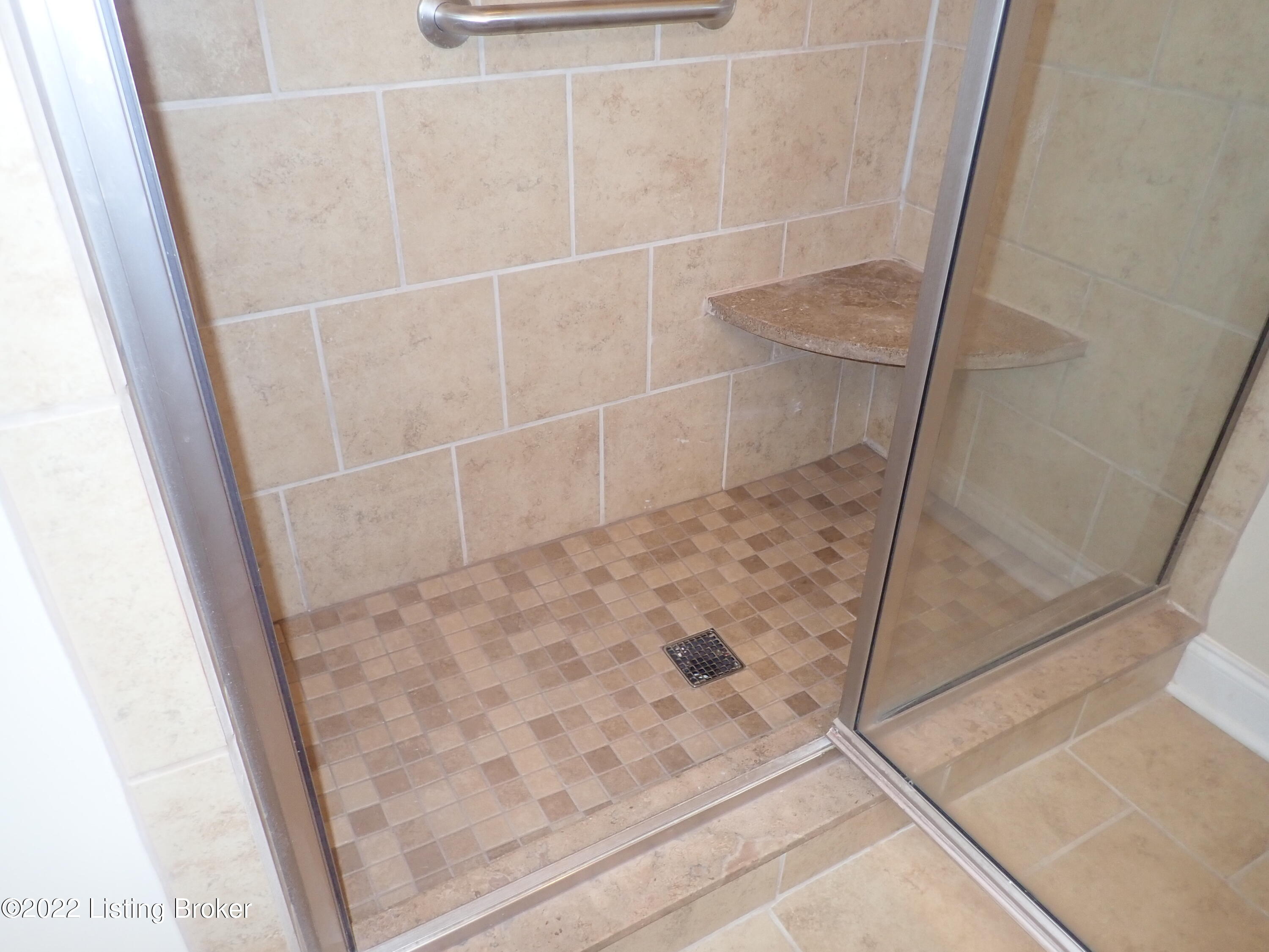181 Ridge View Road Versailles, KY 40383 - Photo 18 of 35 Primary Bathroom