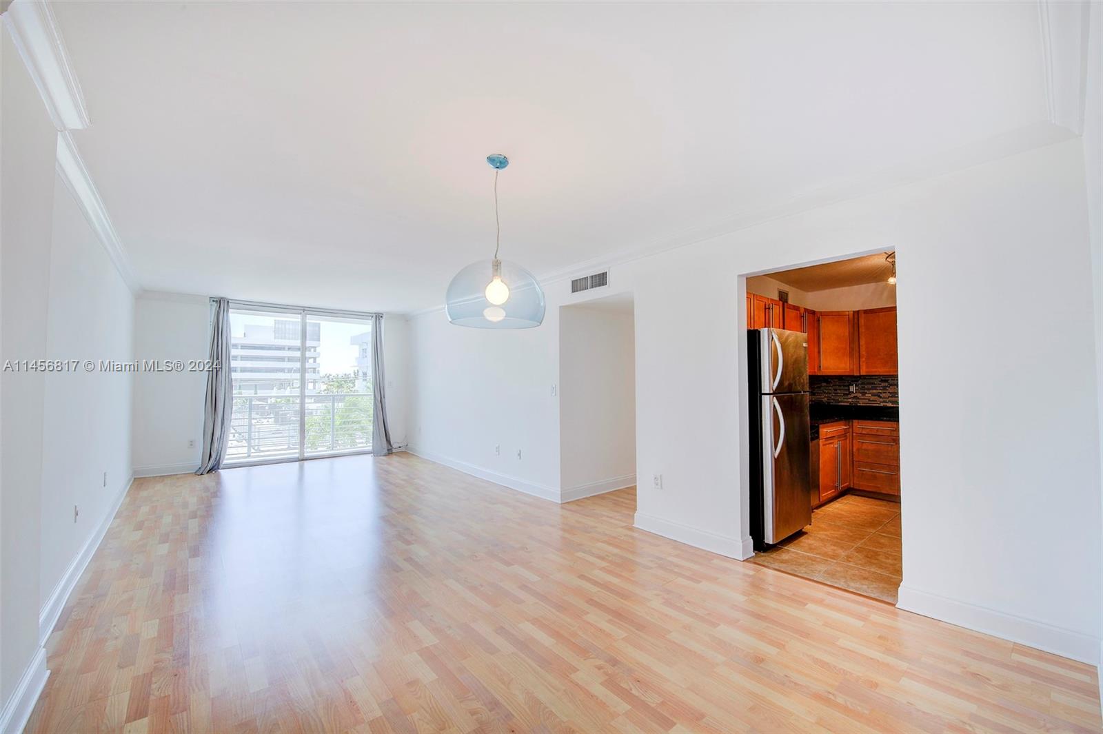 1605 Bay Road, Unit 408 Miami Beach, FL 33139 - Photo 1 of 18 Gallery Image 1