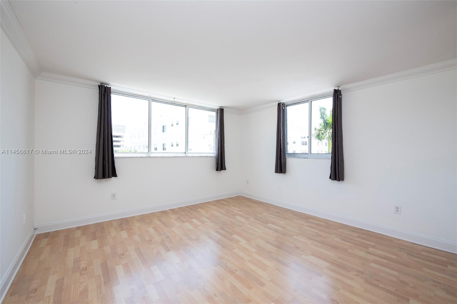 1605 Bay Road, Unit 408 Miami Beach, FL 33139 - Photo 11 of 18 Gallery Image 11