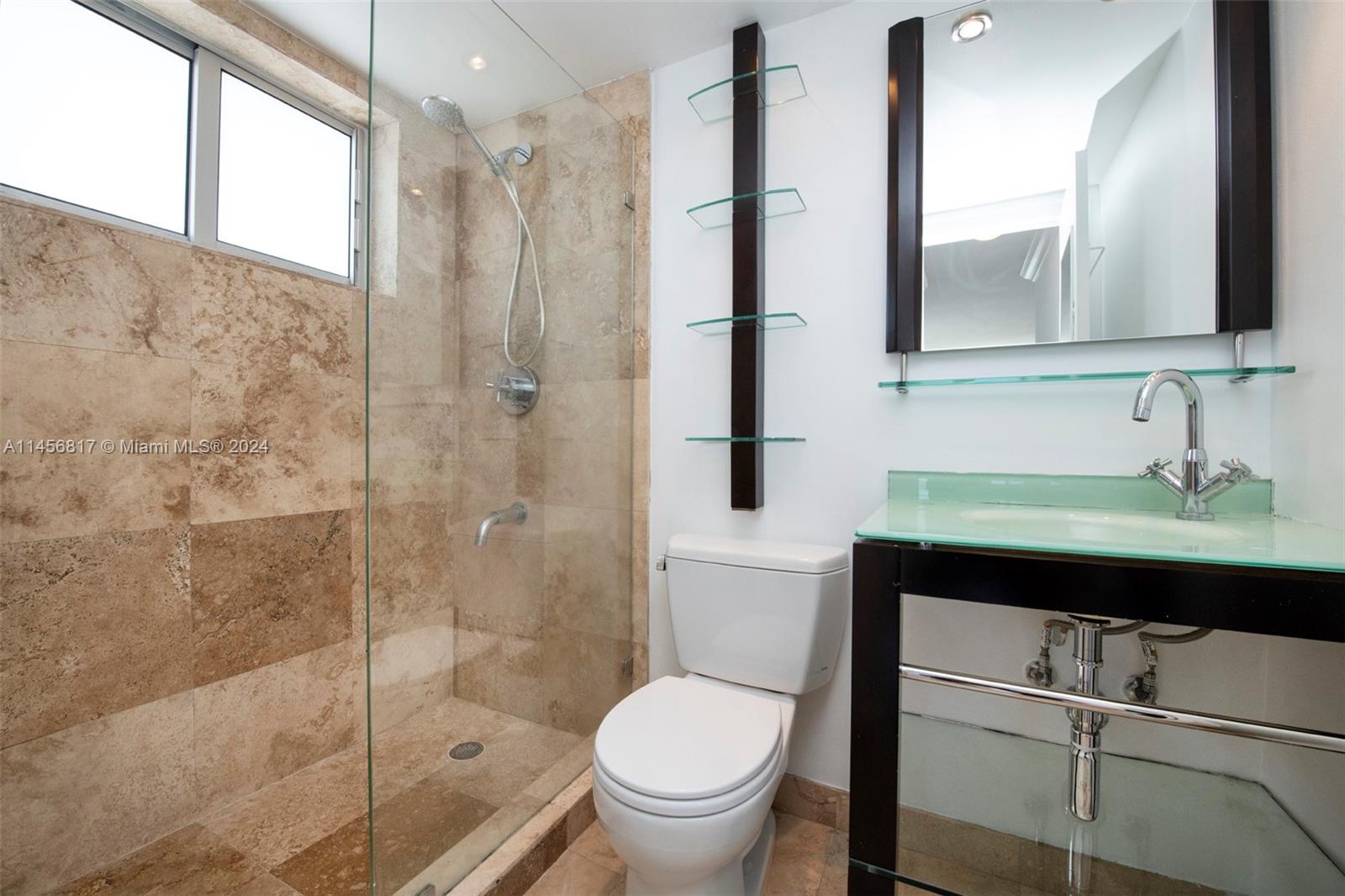 1605 Bay Road, Unit 408 Miami Beach, FL 33139 - Photo 12 of 18 Gallery Image 12