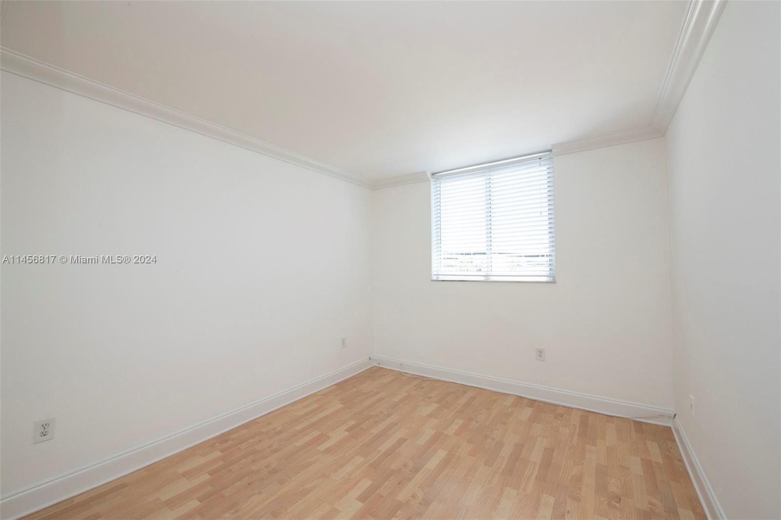1605 Bay Road, Unit 408 Miami Beach, FL 33139 - Photo 13 of 18 Gallery Image 13