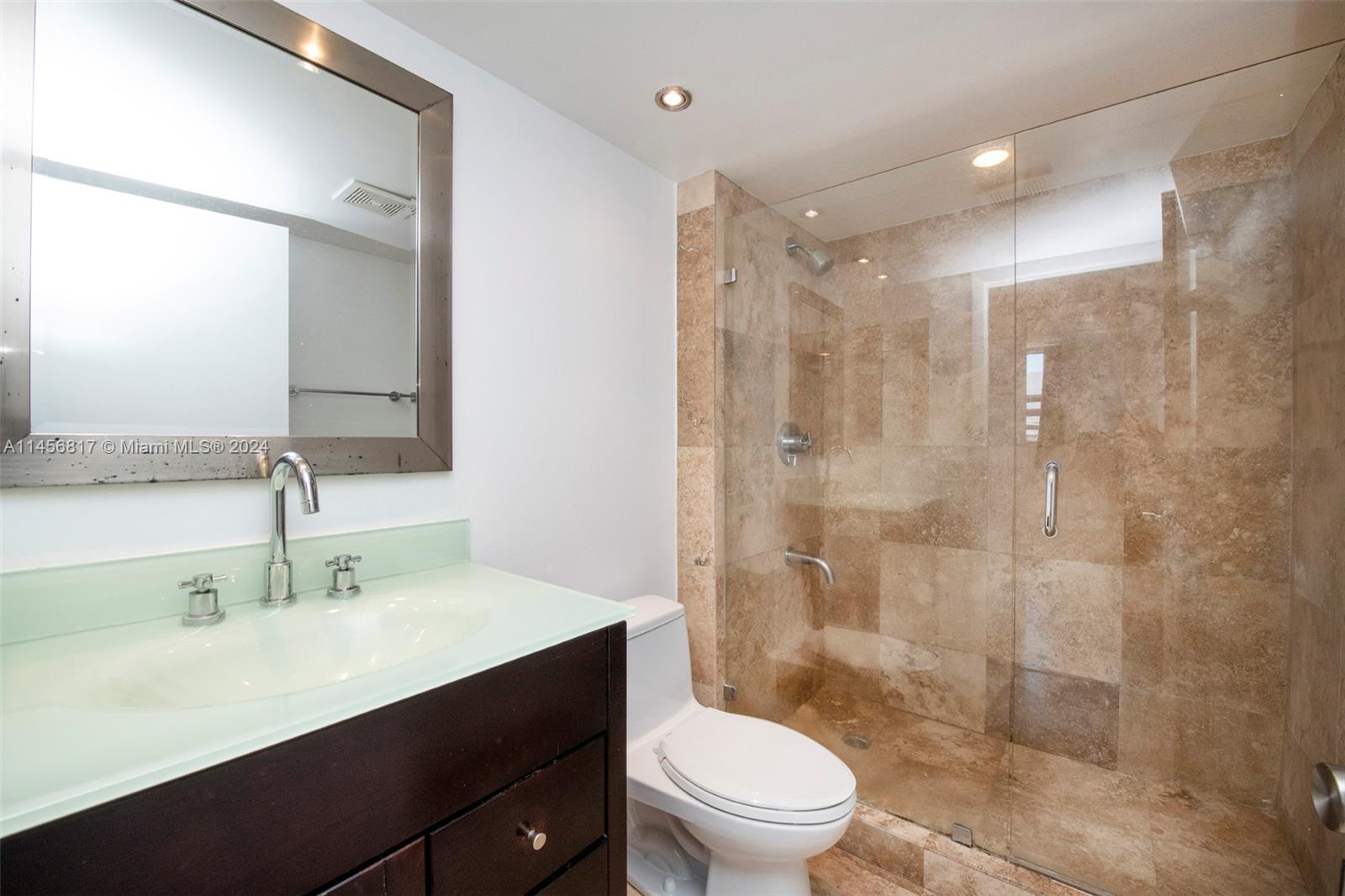 1605 Bay Road, Unit 408 Miami Beach, FL 33139 - Photo 14 of 18 Gallery Image 14