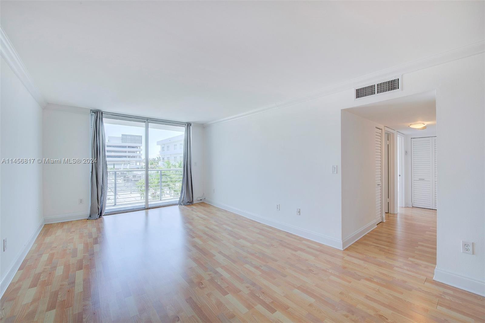 1605 Bay Road, Unit 408 Miami Beach, FL 33139 - Photo 3 of 18 Gallery Image 3