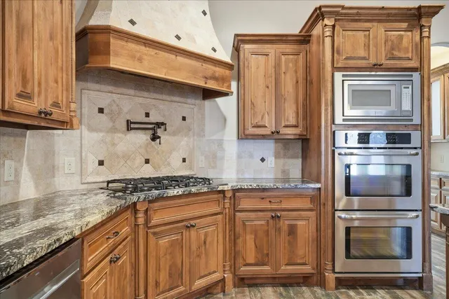 $550,000 | 1204 North 14th Place, Wolfforth, TX 79382