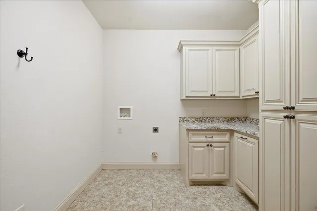 $550,000 | 1204 North 14th Place, Wolfforth, TX 79382