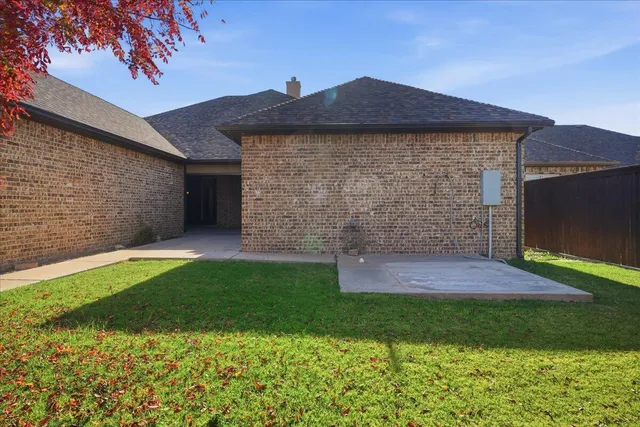 $550,000 | 1204 North 14th Place, Wolfforth, TX 79382